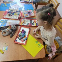 Одуванчики из пластилина